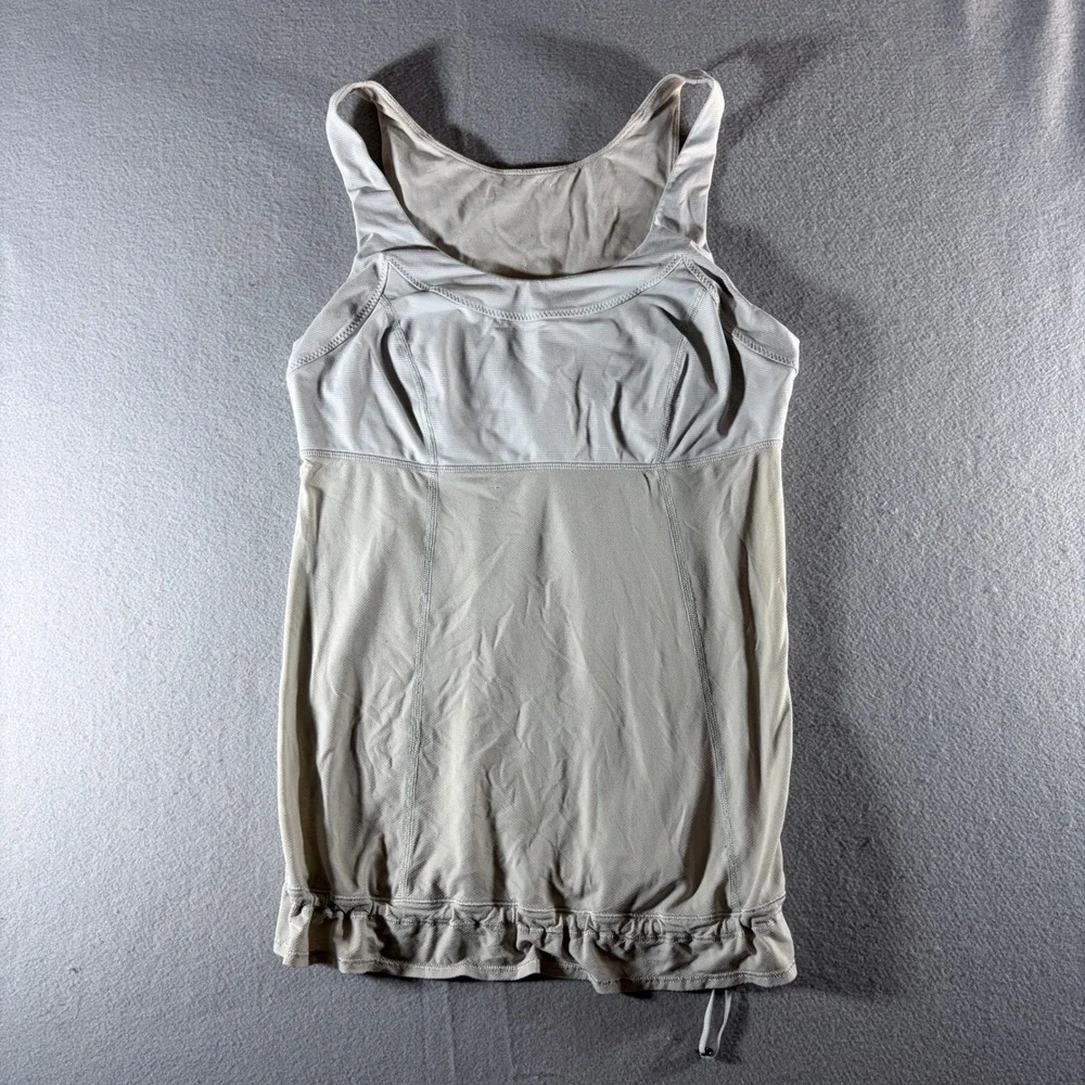 lululemon athletica flaws pictured